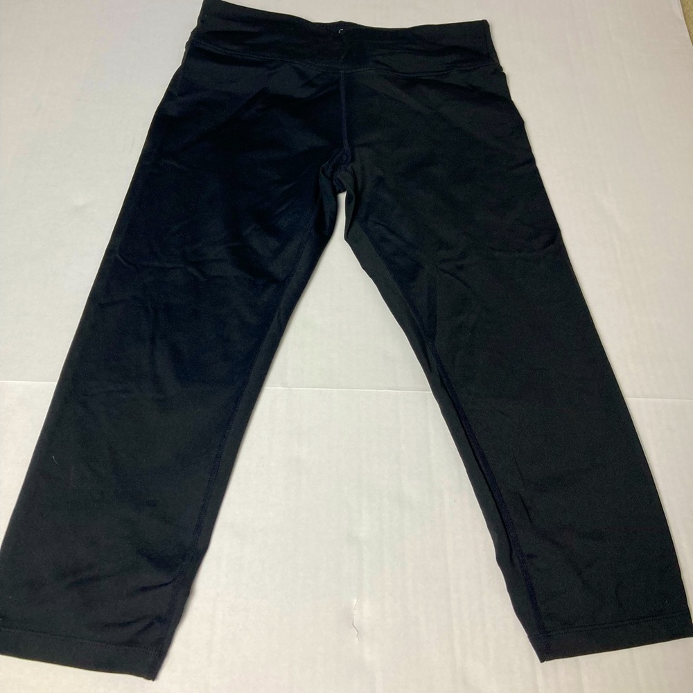 Calvin Klein Preformance capri Leggings Black Roushing Women’s Size Medium